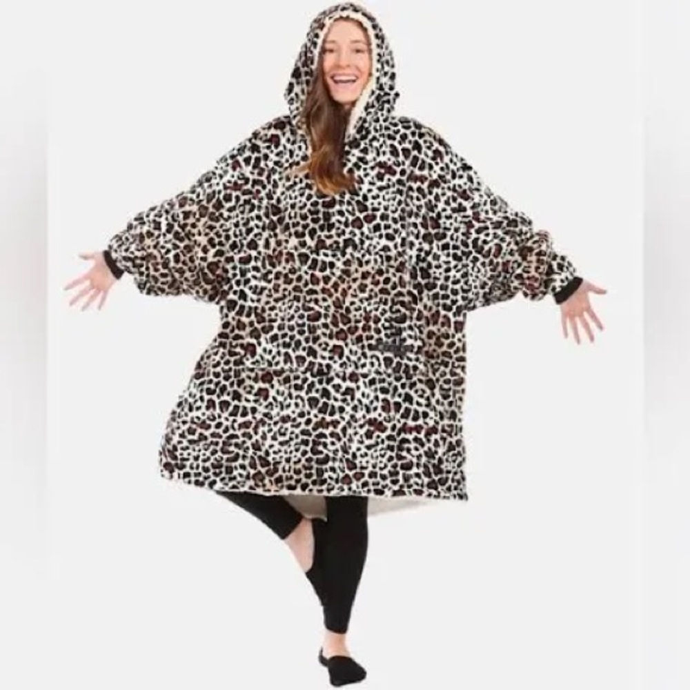 Leopard Print Oversized Hooded Wearable Blanket